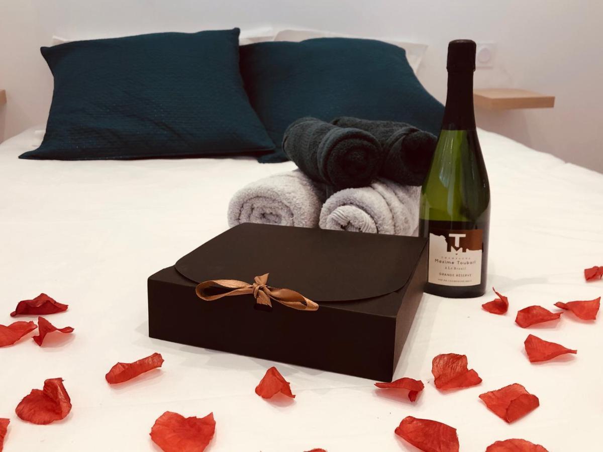 Maison Dans Les Arbres, Spa, Tennis, Parking Nimes Ngoại thất bức ảnh